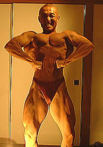 �k�C���{�f�B�[�r���_�[�Óc�摜2